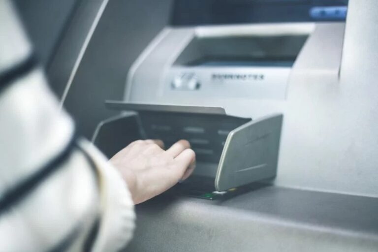 سوئیچ بانکی چیست و چرا برای خودپرداز و کشلس و کشیر ضروری است؟